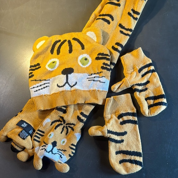 The Met: Kids’ Winter Knit Set of Tiger Scarf, Hat, Mittens - Picture 1 of 10